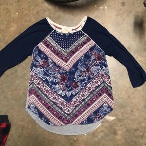 Quarter sleeve shirt